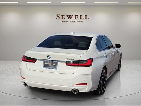 Used 2026 BMW 330i Sedan w/ Premium Package RWD image 5