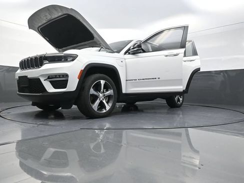 Used 2023 Jeep Grand Cherokee 4WD 4xe image 31