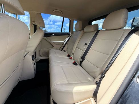 Used 2016 Volkswagen Tiguan S image 10