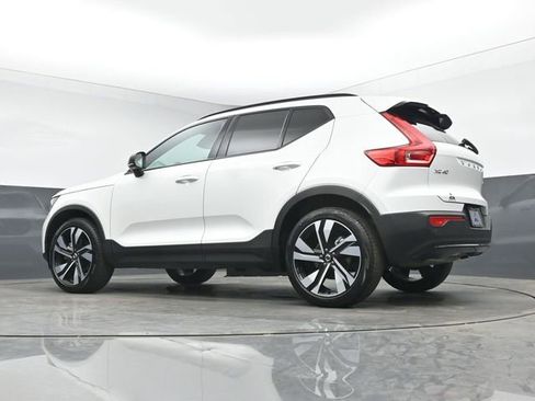 Used 2024 Volvo XC40 B5 Plus AWD/4WD image 41