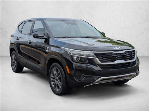 Used 2022 Kia Seltos LX AWD/4WD image 3