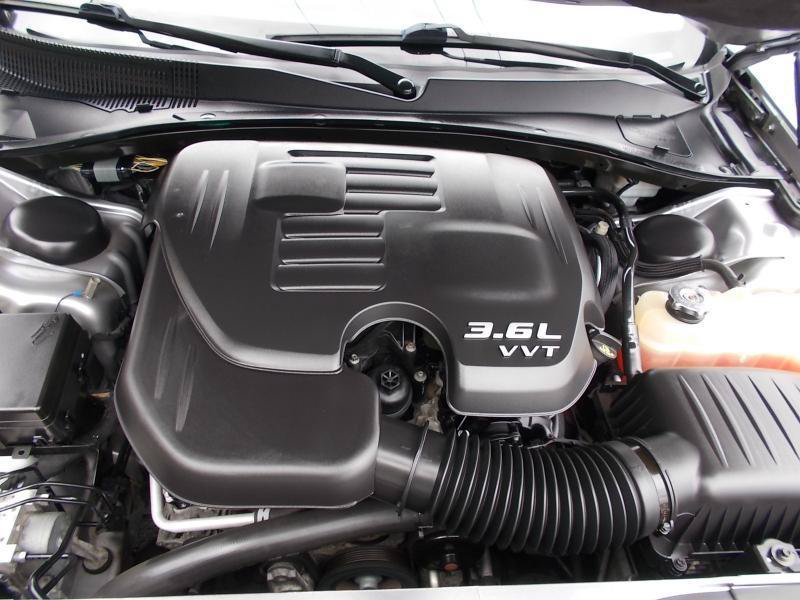 Used 2015 Chrysler 300 Limited RWD image 18