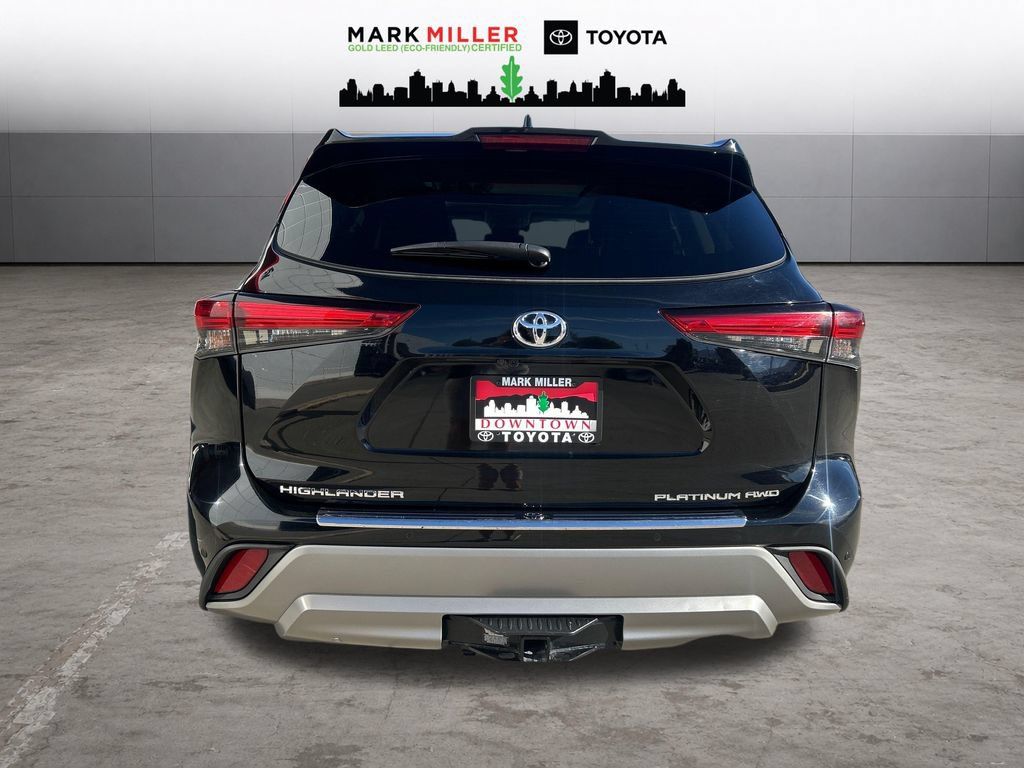 Used 2022 Toyota Highlander Platinum AWD/4WD image 4