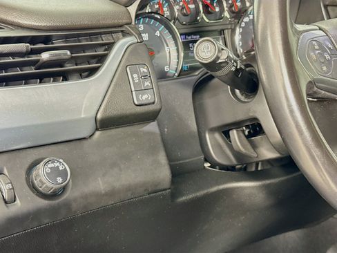 Used 2018 Chevrolet Tahoe LS w/ Enhanced Driver Alert Package RWD image 12