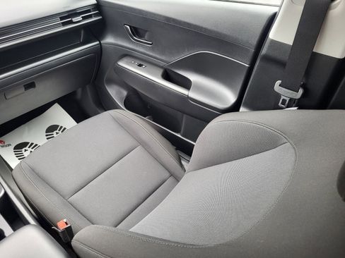 Used 2024 Hyundai Kona SEL image 16