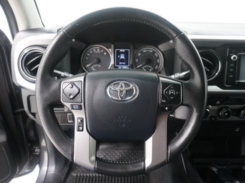 Used 2016 Toyota Tacoma SR5 w/ Towing Package AWD/4WD image 15
