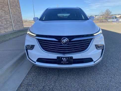 Used 2024 Buick Enclave Premium image 2