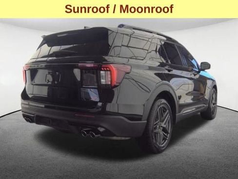 Used 2025 Ford Explorer ST AWD/4WD image 5