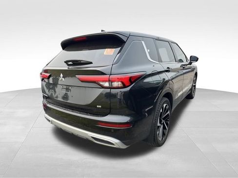 Used 2022 Mitsubishi Outlander SE AWD/4WD image 2