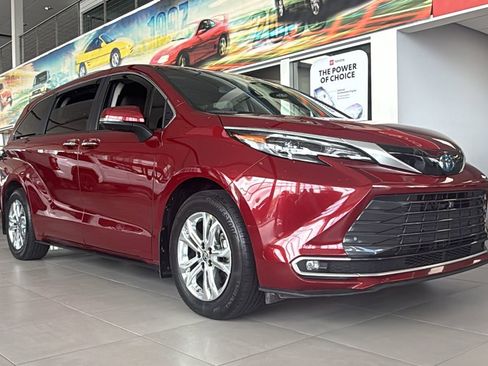 Used 2024 Toyota Sienna Platinum AWD/4WD image 1