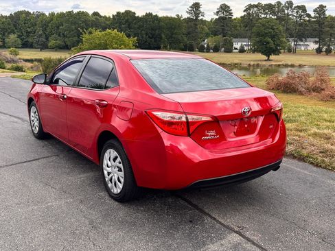 Used 2017 Toyota Corolla LE FWD image 10
