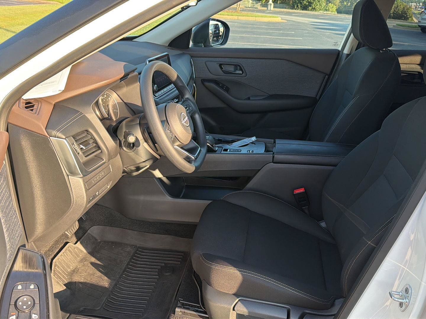 Used 2023 Nissan Rogue S FWD image 10