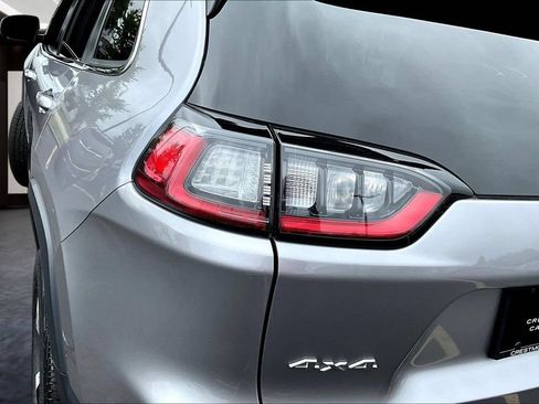 Used 2022 Jeep Cherokee Limited AWD/4WD image 23