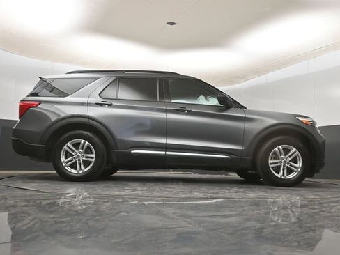 Used 2023 Ford Explorer XLT RWD image 16