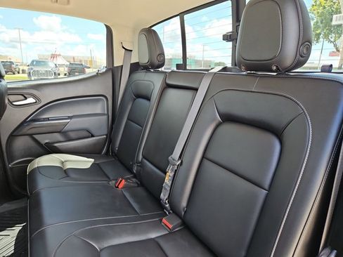 Used 2022 Chevrolet Colorado Z71 AWD/4WD image 16