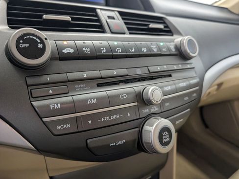 Used 2011 Honda Accord LX-P image 17