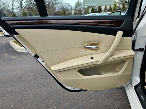 Used 2010 BMW 528i xDrive Sedan image 25
