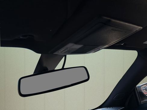 Used 2013 Ford Taurus SEL image 31