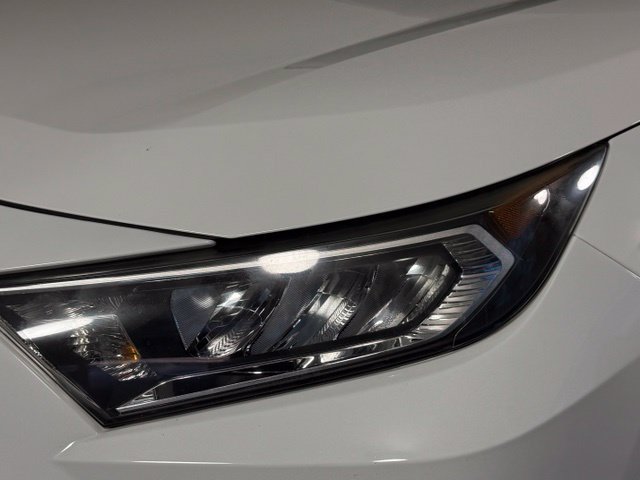 Used 2019 Toyota RAV4 XLE FWD image 12