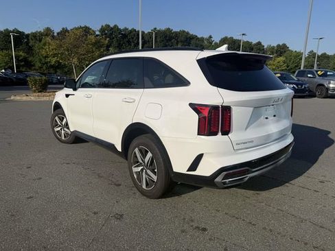 Certified 2023 Kia Sorento S w/ Panoramic Sunroof Package FWD image 8
