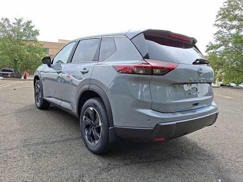 Certified 2026 Nissan Rogue SV w/ Cold Weather Package AWD/4WD image 4