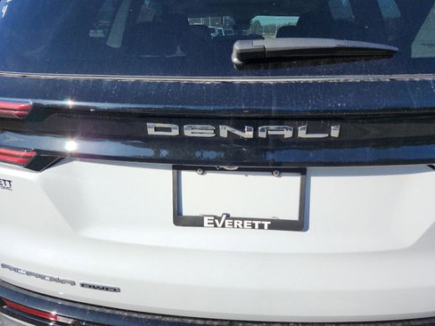 New 2026 GMC Acadia Denali w/ Super Cruise Package image 5