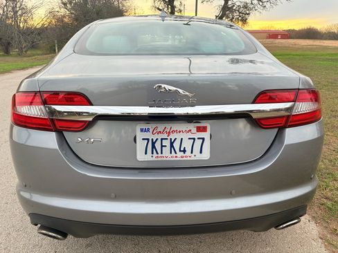 Used 2015 Jaguar XF Premium image 24