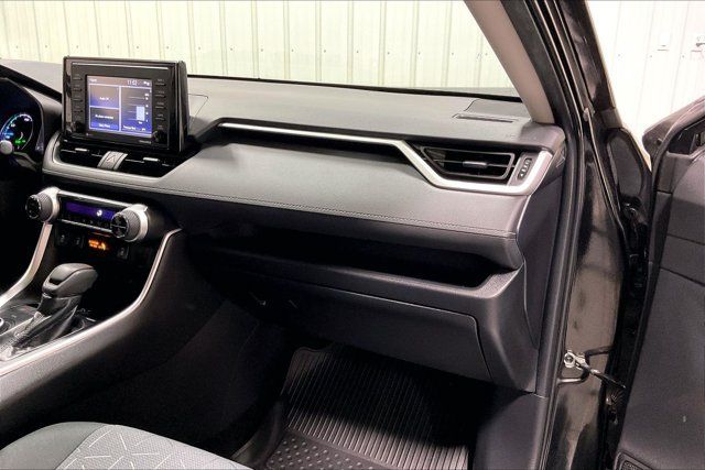 Certified 2020 Toyota RAV4 XLE w/ Convenience Package AWD/4WD image 17