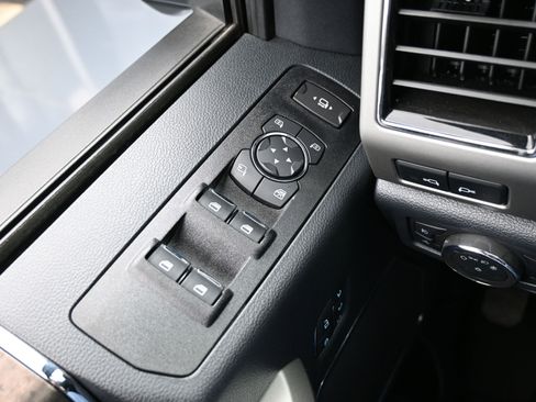 Used 2022 Ford F250 Lariat w/ Tremor Off-Road Package image 24