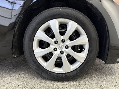 Used 2023 Toyota Corolla LE image 39