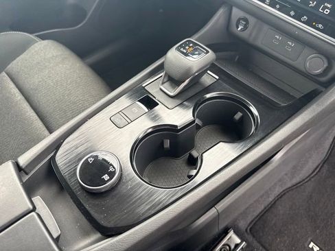 Used 2025 Nissan Rogue SV AWD/4WD image 18
