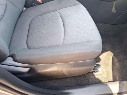 Used 2021 Toyota RAV4 XLE image 34