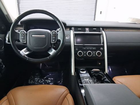 Used 2018 Land Rover Discovery HSE image 4