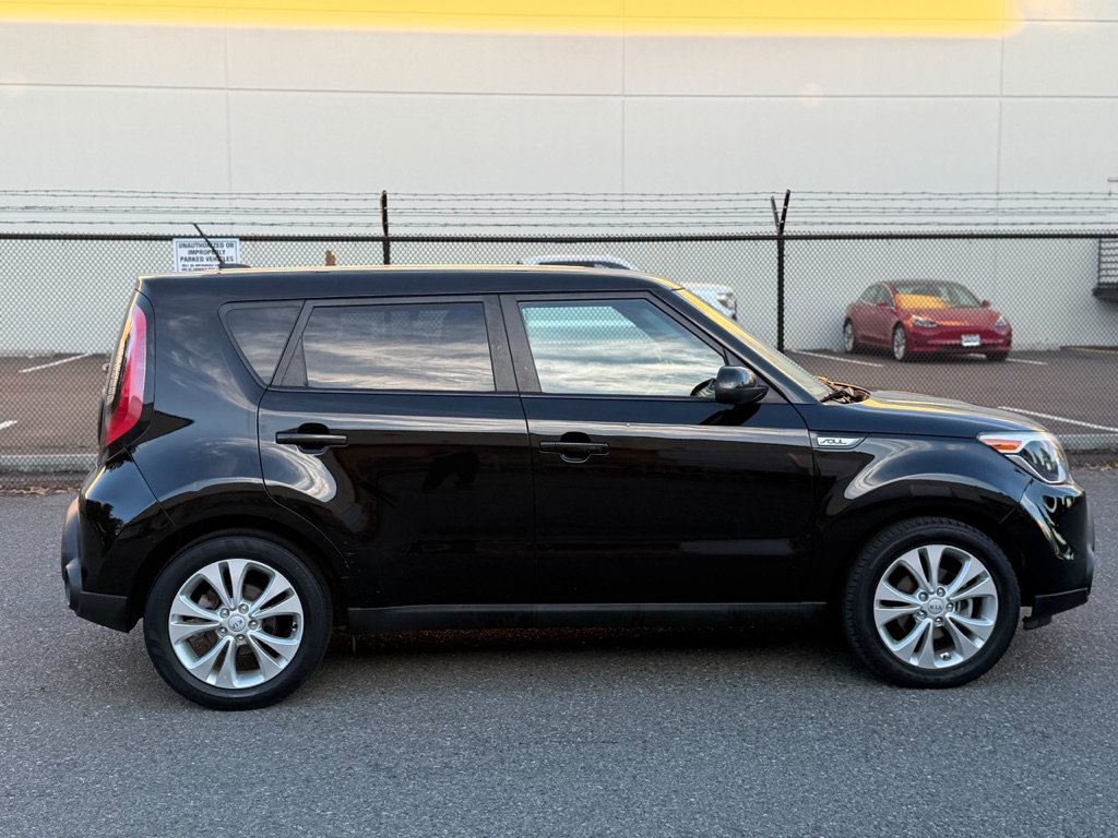 Used 2015 Kia Soul + FWD image 3