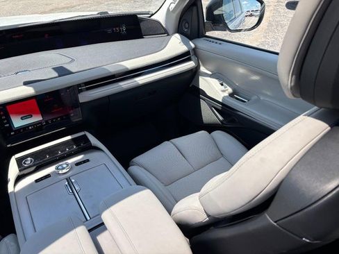 New 2026 Lincoln Navigator Reserve AWD/4WD image 14