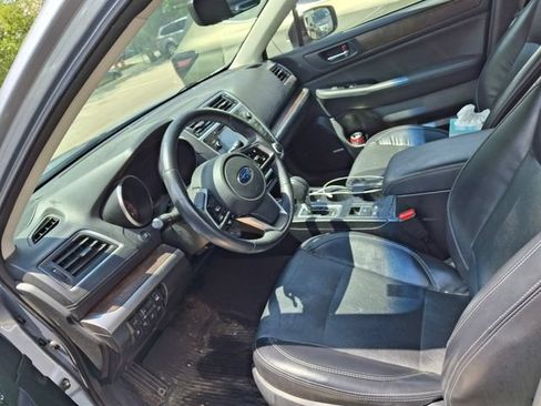 Used 2018 Subaru Outback 2.5i Limited AWD/4WD image 2