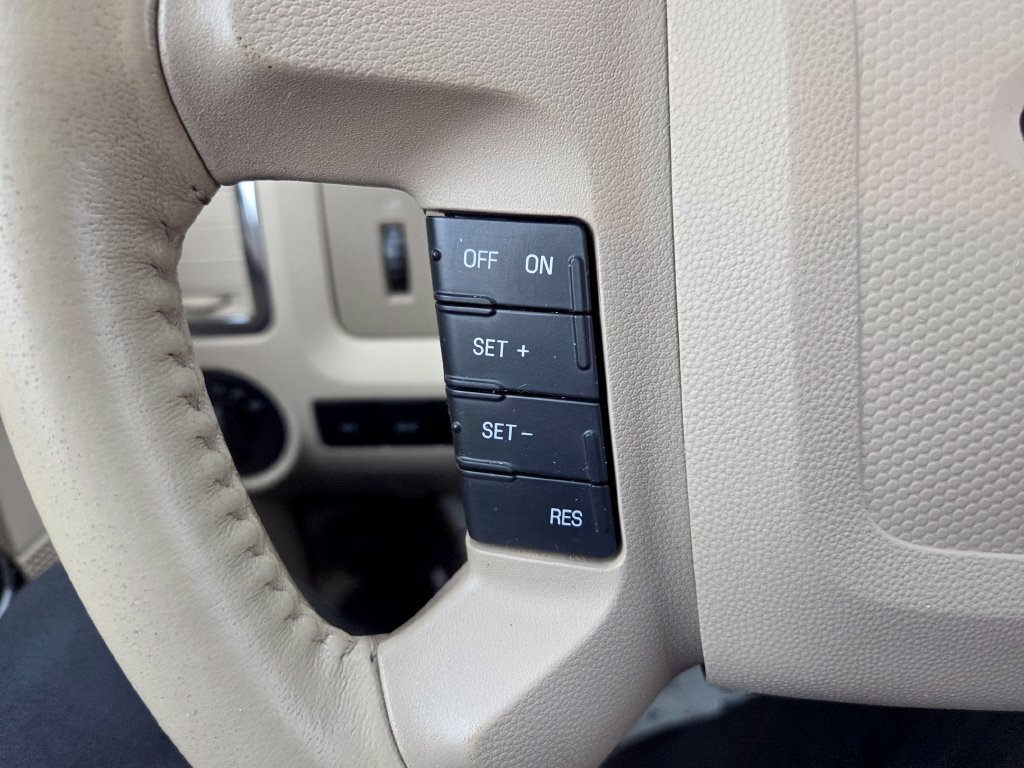 Used 2010 Ford Escape Limited AWD/4WD image 12