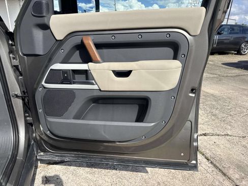 Used 2023 Land Rover Defender 110 S AWD/4WD image 13