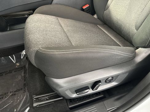 Certified 2024 Nissan Rogue SV FWD image 12