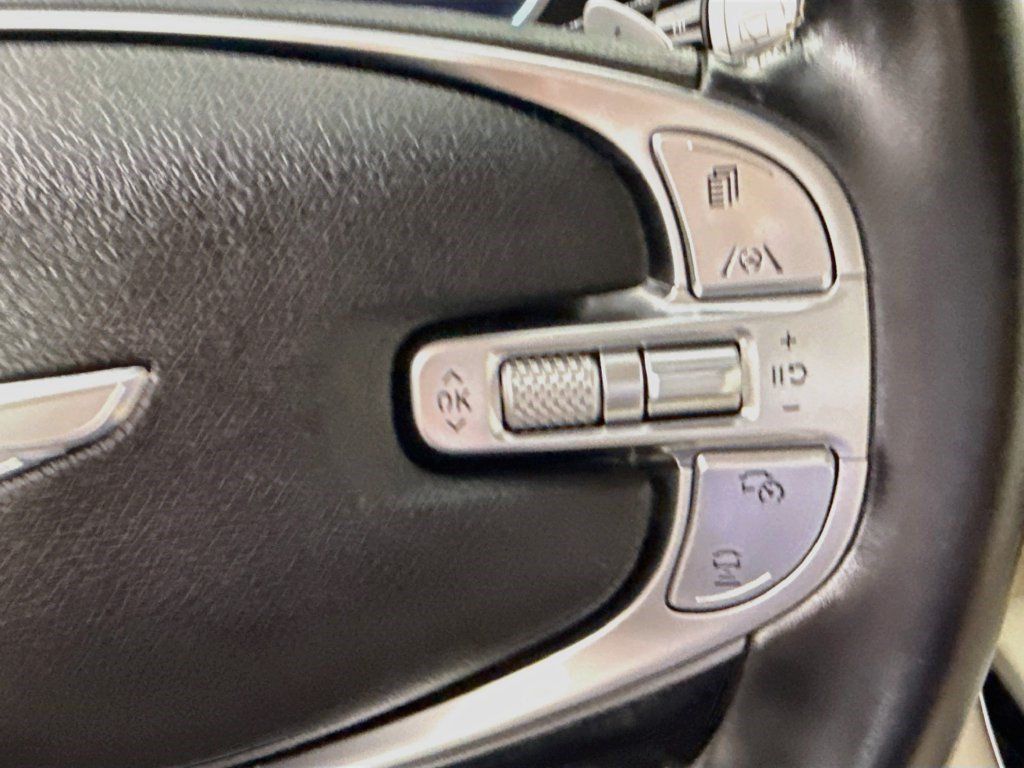 Used 2022 Genesis GV70 2.5T AWD/4WD image 14