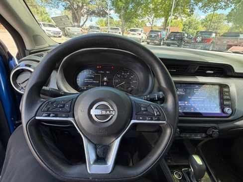 Used 2022 Nissan Kicks SV FWD image 16