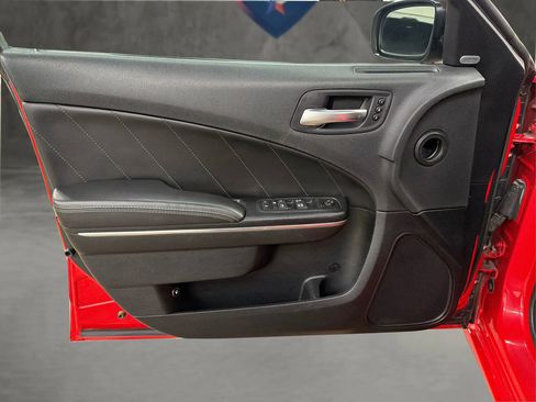 Used 2016 Dodge Charger SXT w/ Plus Group RWD image 41