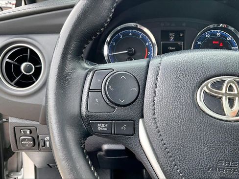 Used 2019 Toyota Corolla SE FWD image 22
