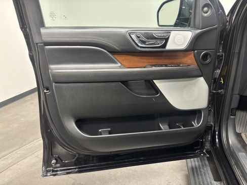 Used 2022 Lincoln Navigator L Black Label image 19