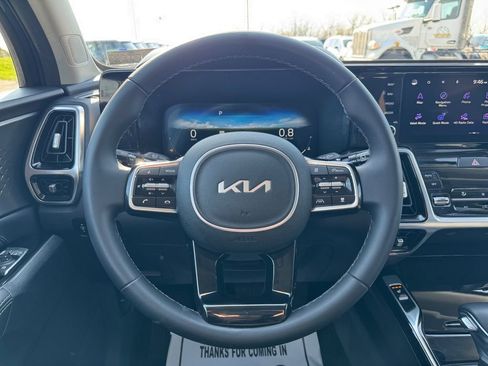 Certified 2023 Kia Sorento SX AWD/4WD image 15