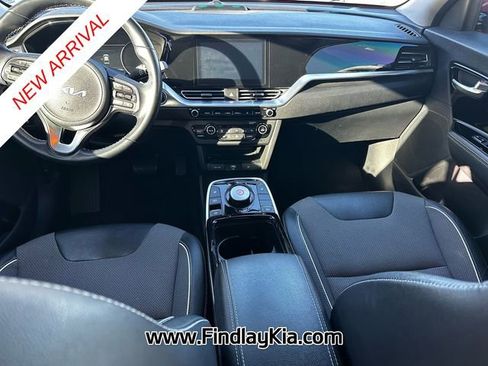 Used 2022 Kia Niro EX image 8