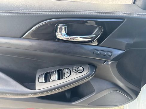 Used 2023 Nissan Maxima Platinum w/ Sport Mat Group FWD image 11