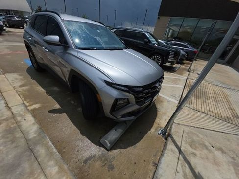 Used 2025 Hyundai Tucson Blue AWD/4WD image 2