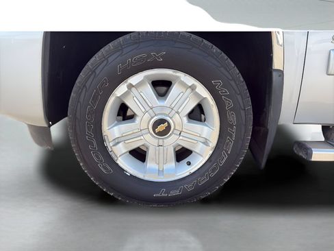 Used 2010 Chevrolet Silverado 1500 LTZ w/ Z71 Appearance Package AWD/4WD image 20