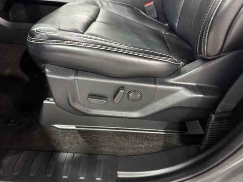 Used 2020 Ford F150 Lariat w/ Equipment Group 502A Luxury AWD/4WD image 19